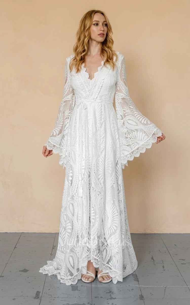 Bohemian A-Line Lace Long Sleeves Fall Wedding Dress Long Bell Sleeve Curvy Bridal Gown for Beach Weddings