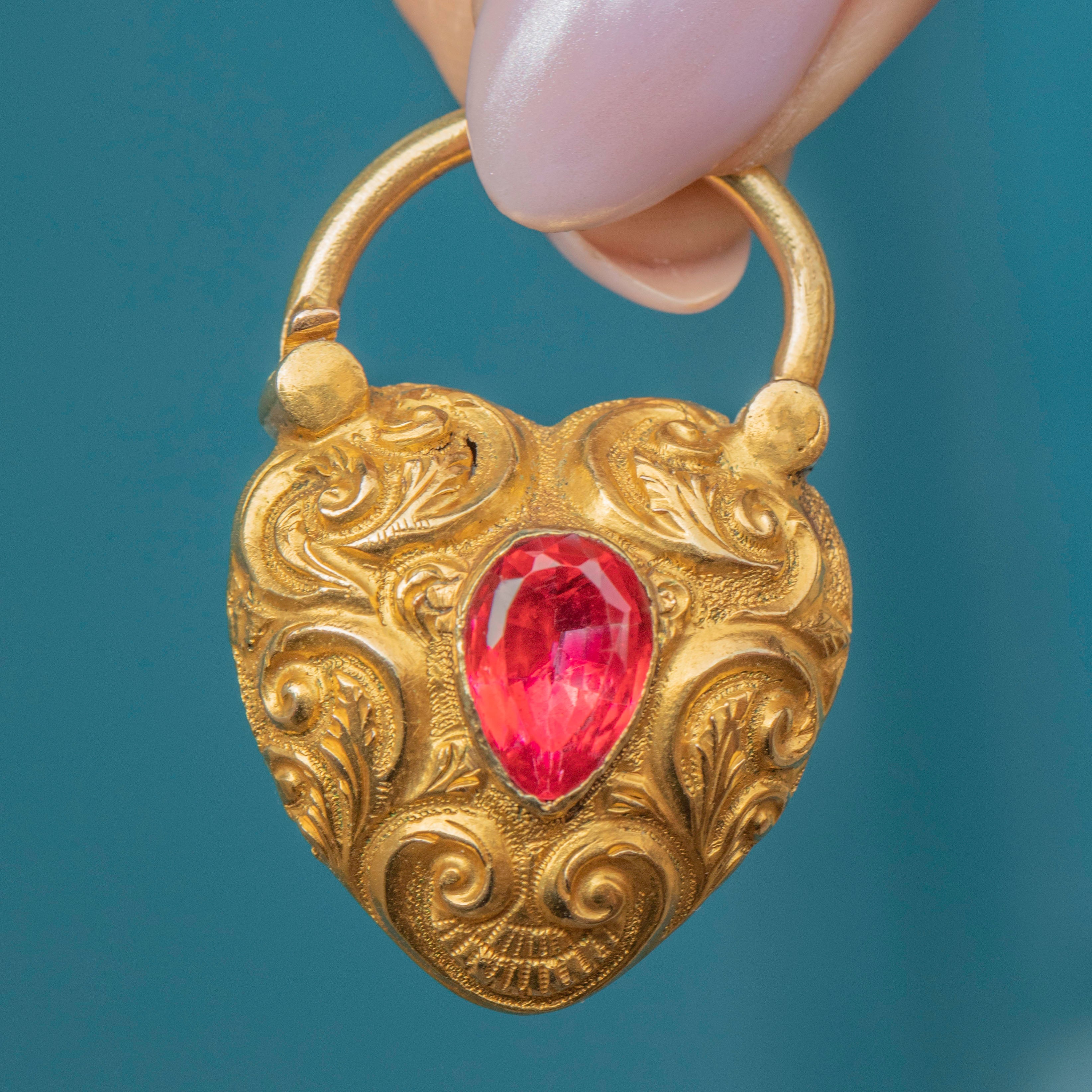 Georgian 18ct Gold Foiled Topaz Repousse Heart Padlock