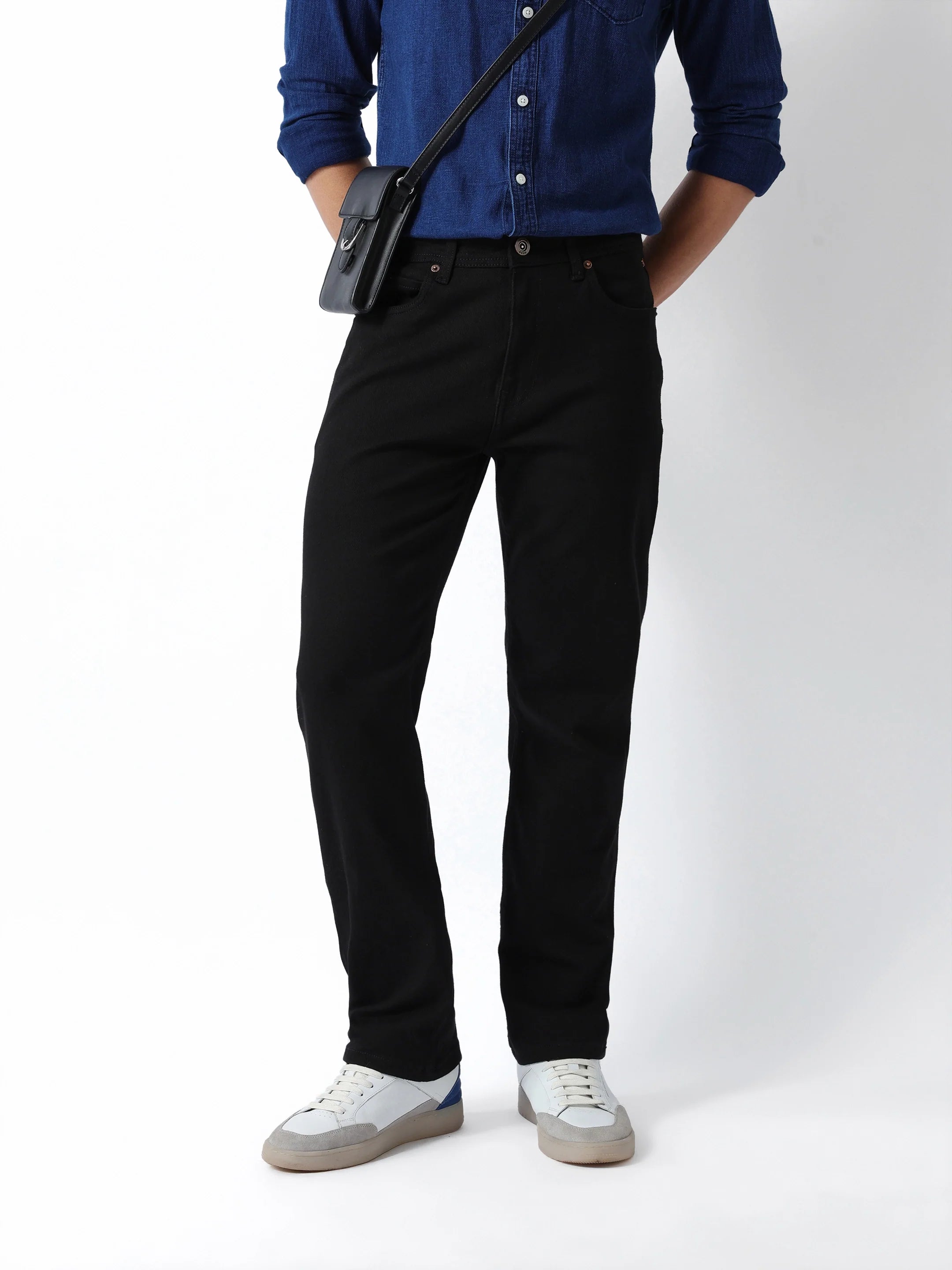Black Mid-Rise Straight Fit Jeans by The Bear House