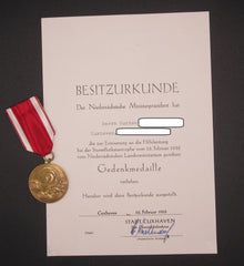 Verleihungsurkunde / Besitzzeugnis & Gedenkmedaille Sturmflutmedaille Cuxhaven 1962