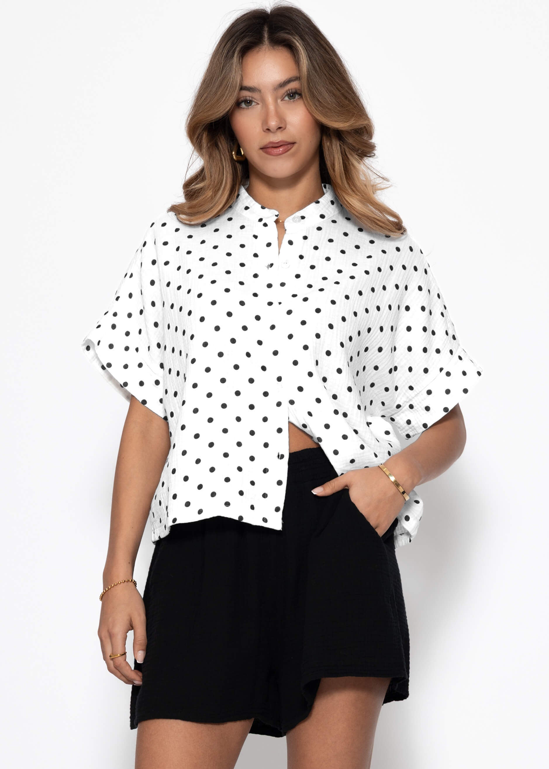 Kurzarm Musselin Bluse mit Punkten - weiß