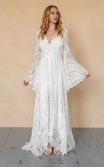Bohemian A-Line Lace Long Sleeves Fall Wedding Dress Long Bell Sleeve Curvy Bridal Gown for Beach Weddings
