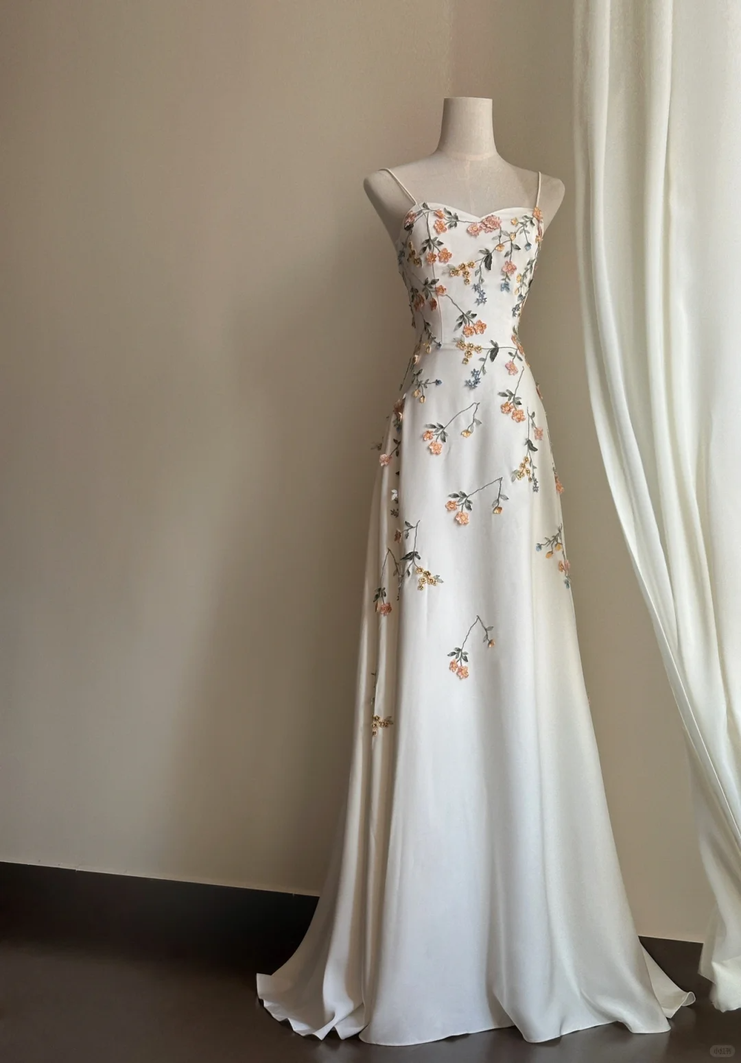 Elegant Floral A Line Spaghetti Strap White Satin Long Prom Dress Formal Dress 16th Birthday Dress SH3961