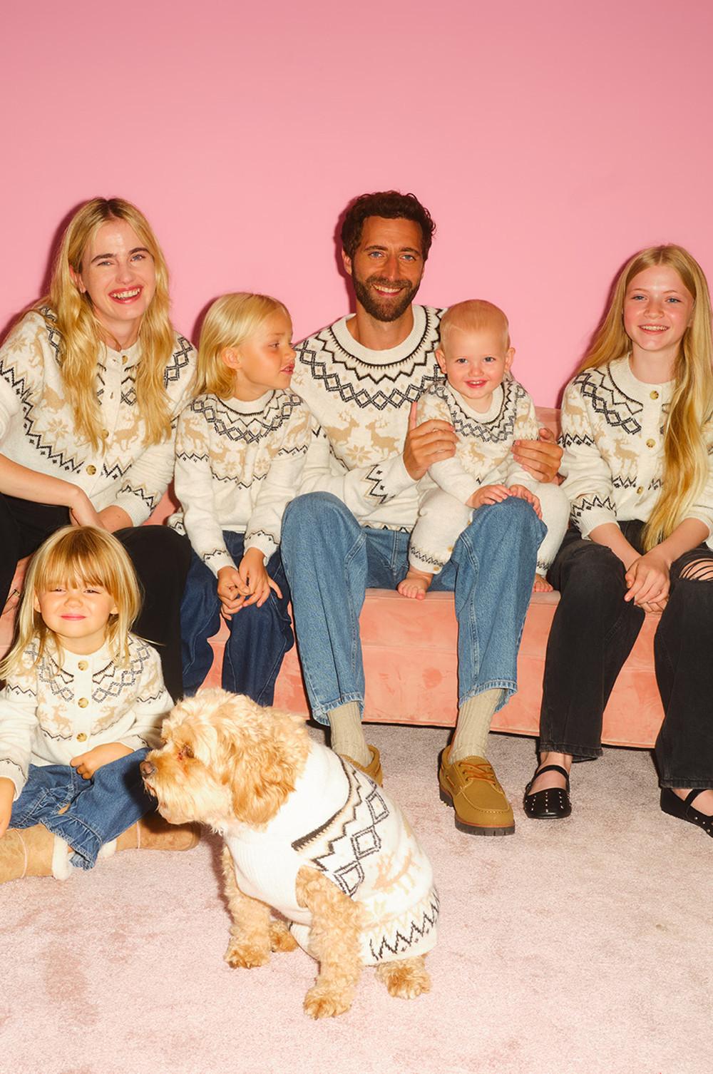 How to choose the best matching Christmas jumpers for all the family 2025