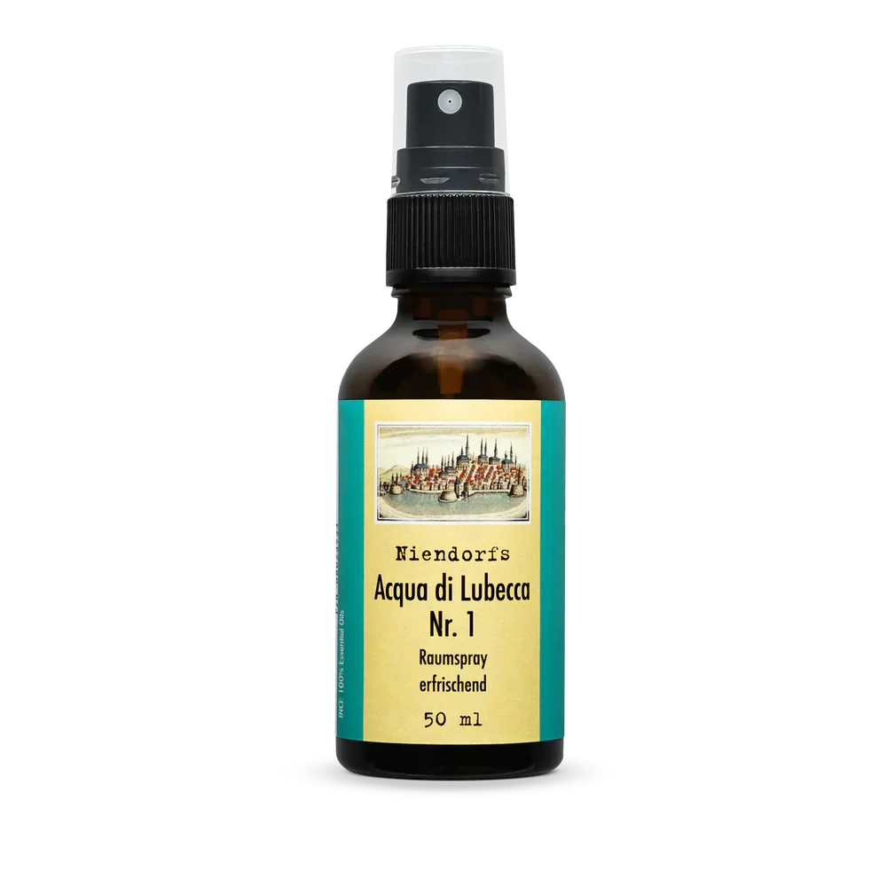 50ml Braunglasflasche mit blau und gelbem Etikett und der Aufschrift: Niendorfs Acqua di Lubecca Nr. 1 Raumspray erfrischend
