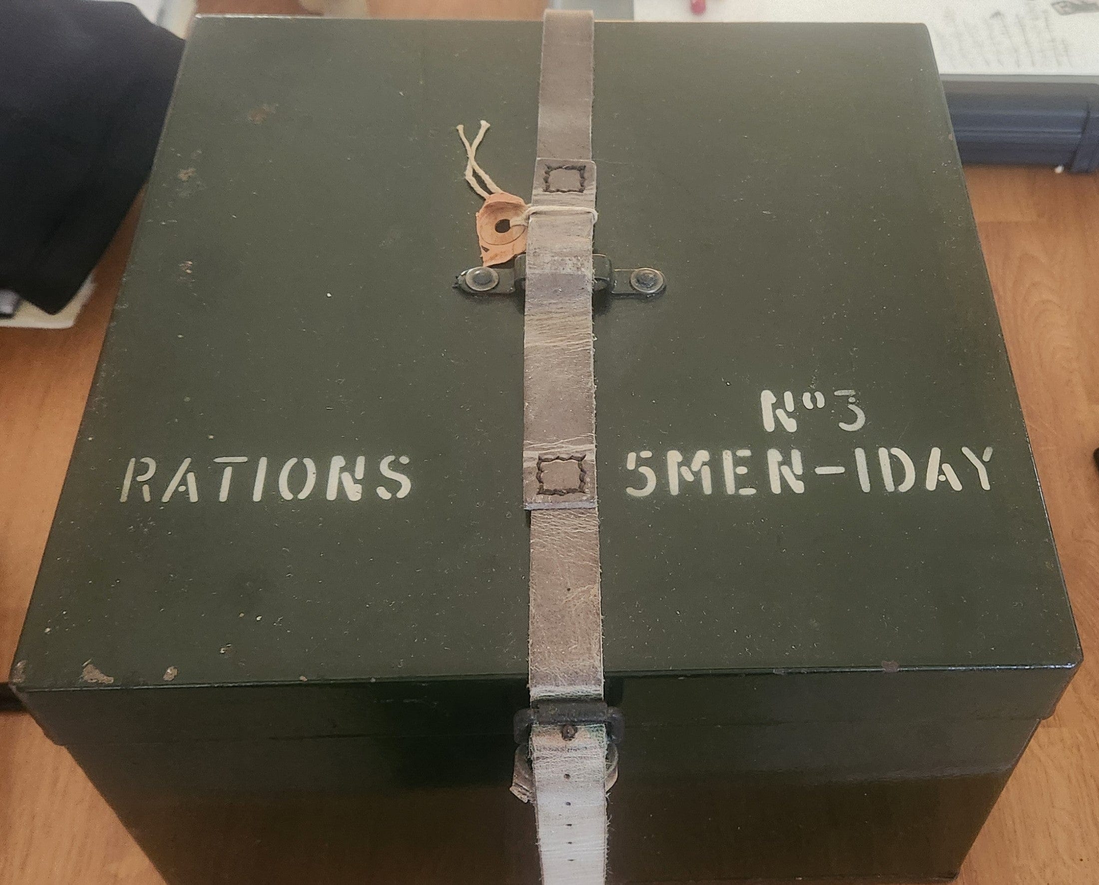 Vintage UK Falklands War Era 5 man ration complete in metal ration box